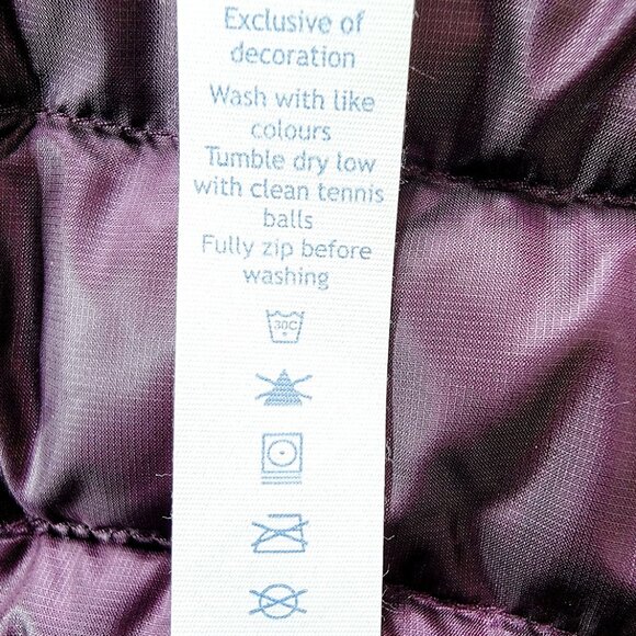 Lululemon Women's Black Berry Purple Down For A Run II Puffer Jacket Size 6 - Picture 9 of 9